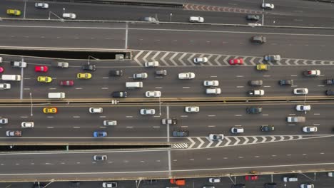 Fliegen-über-Die-Autobahn-Von-Bangkok