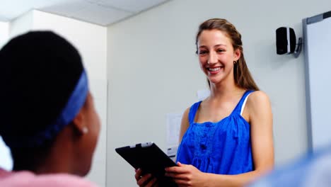 Student-giving-presentation-in-classroom