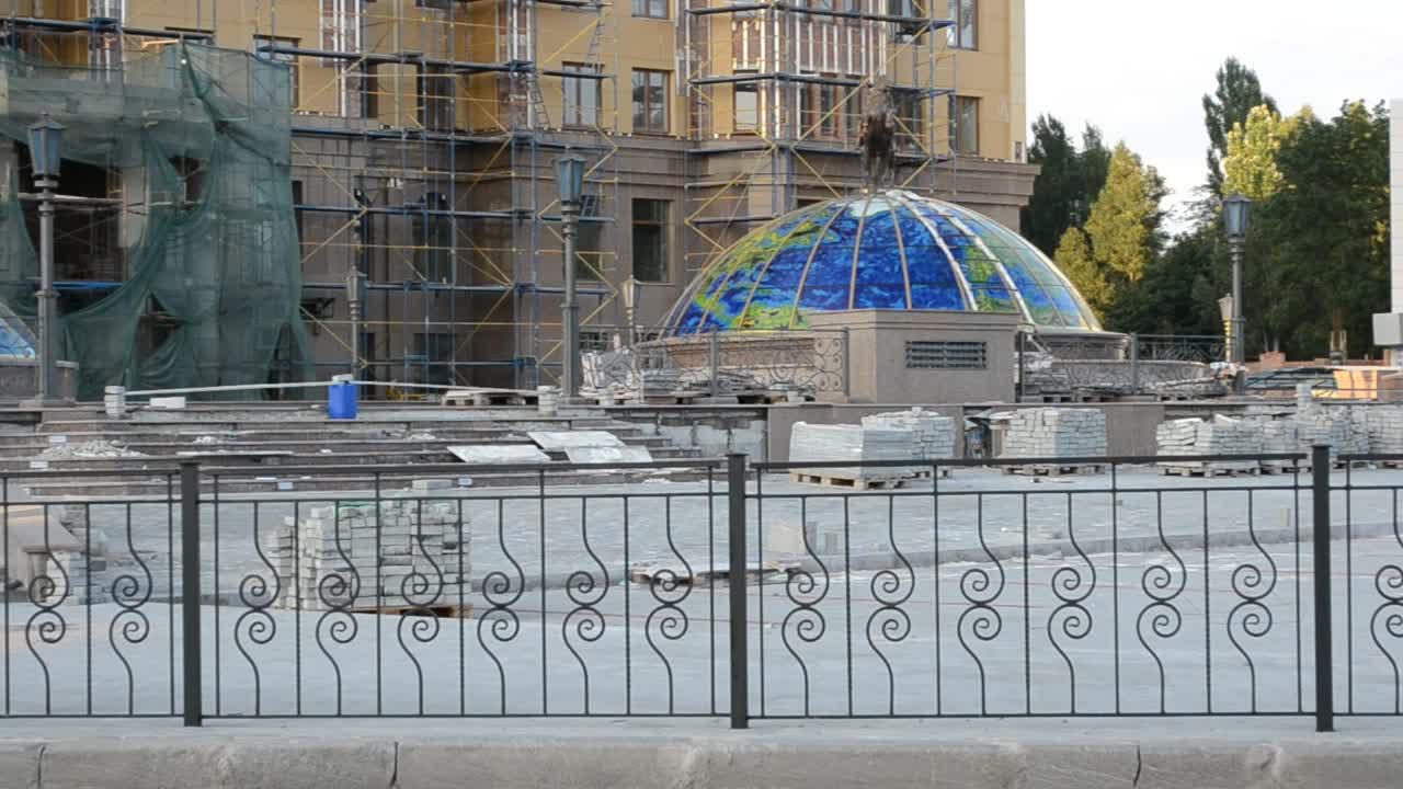 Costruzione di un complesso polifunzionale ufficio-hotel