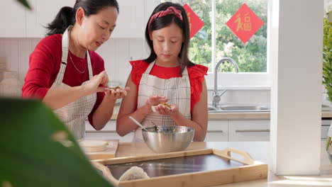 Cocina,-Cocina-Y-Mamá-Feliz-Enseñando-Diversión-A-Los-Niños