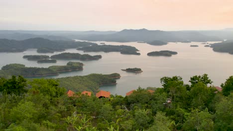 Beautiful-opening-panorama-view-of-Tà-Đùng-archipelago-viewed-from-behind-a-hill