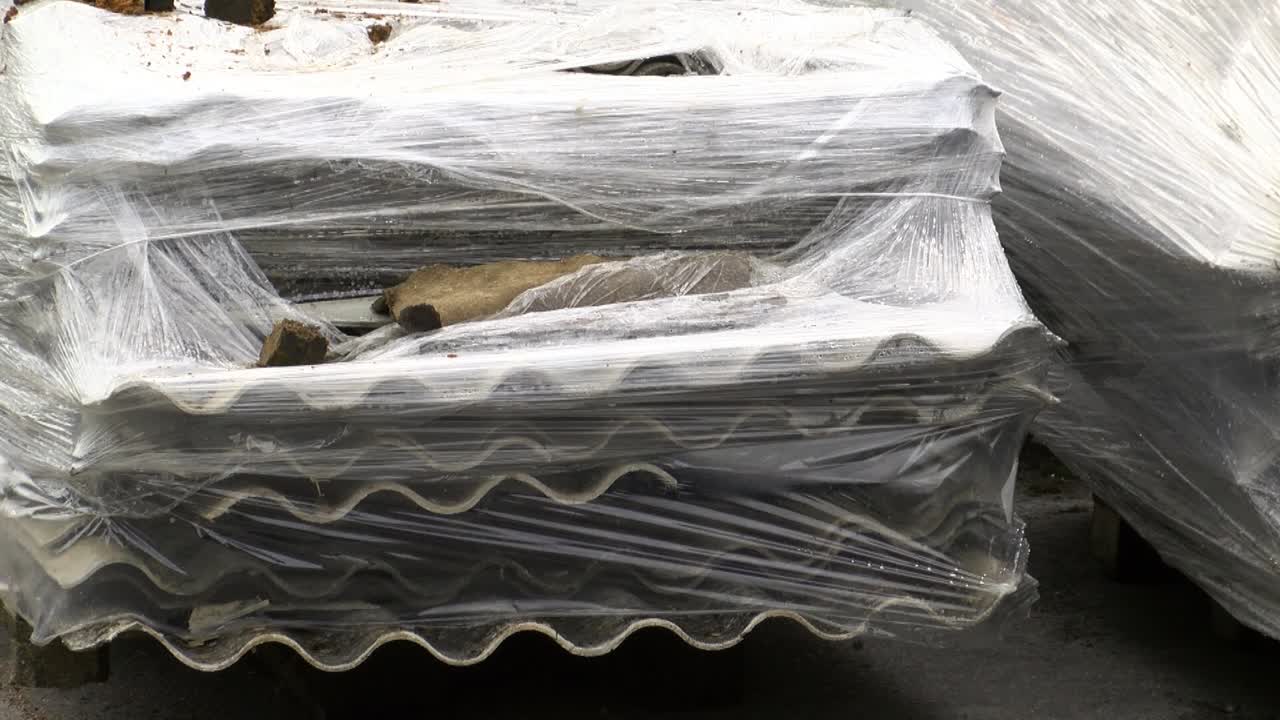 cierre el clip estático de amianto envuelto en plástico