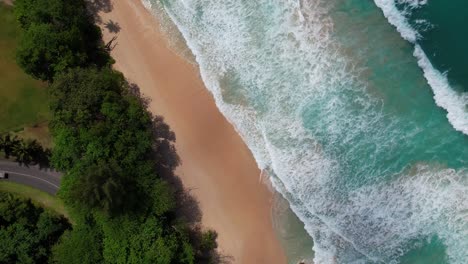 Fantastische-Aufnahmen-Von-Oben-Vom-Grand-Anse-Beach-Auf-Den-Seychellen