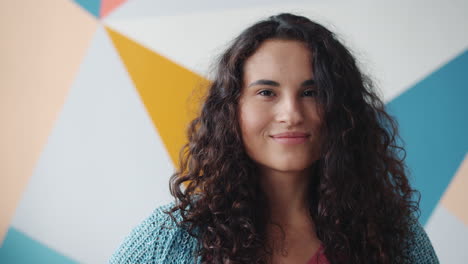 retrato de una mujer sonriente