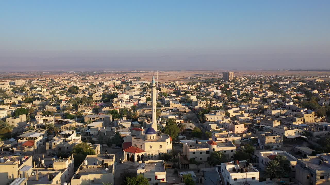 vista aérea sobre la ciudad de jericó en el territorio palestino techos