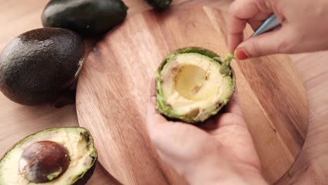 how to cut an avocado