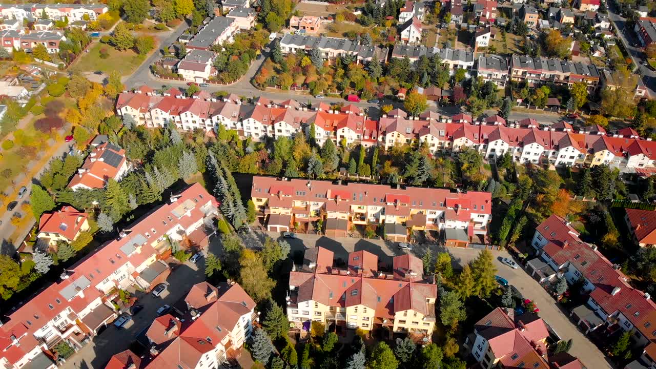 교외 주택 의 공중 사진