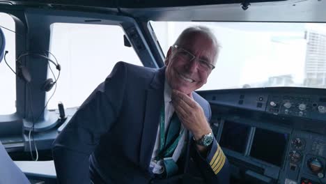 Men-pilot-smiling-in-camera