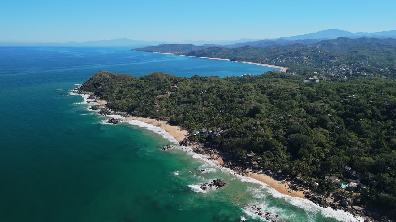 vista aérea de la playa carricitos en sayulita, méxico