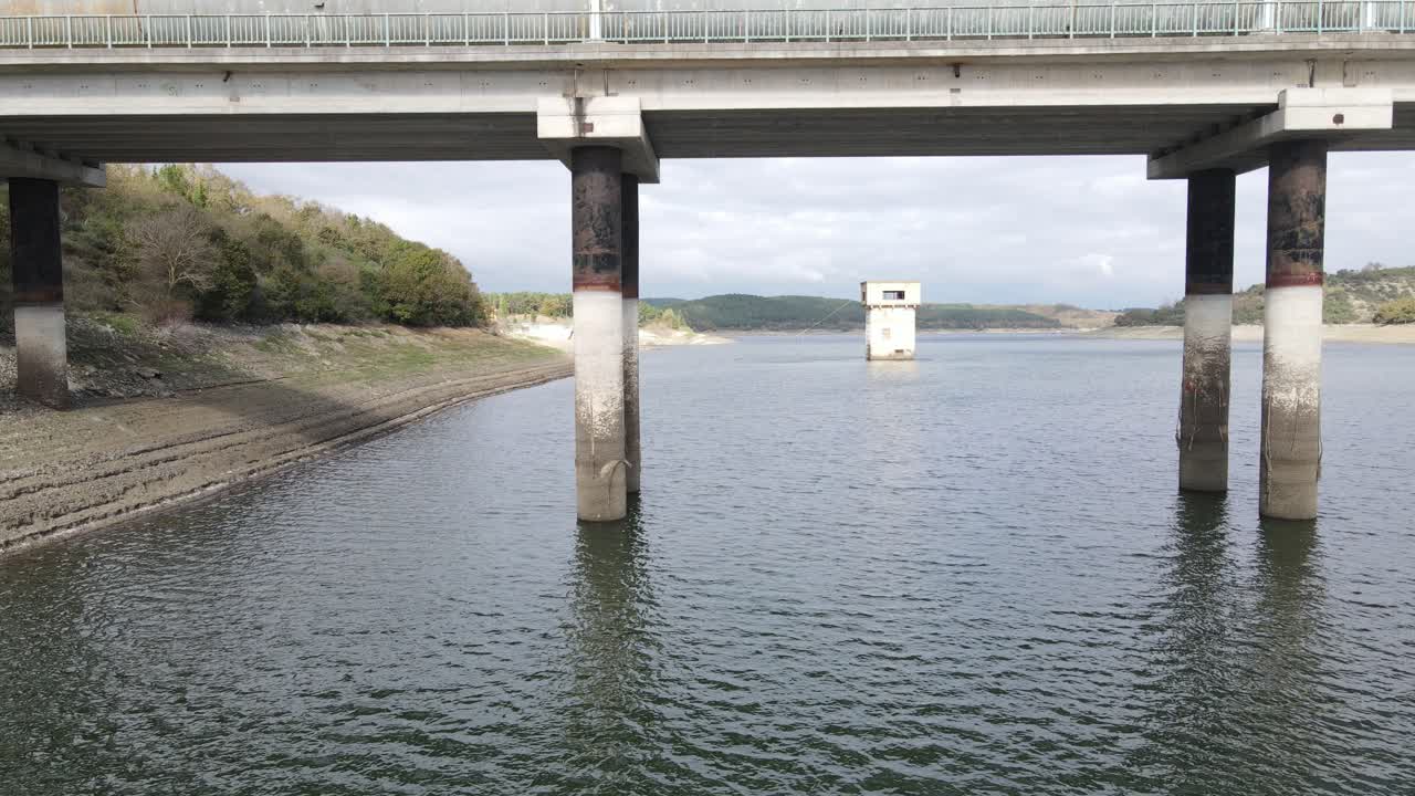 수로 물 공중 무인 항공기 보기