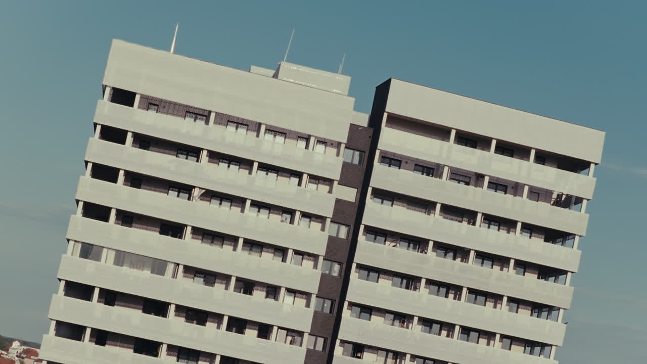 edificios de apartamentos modernos