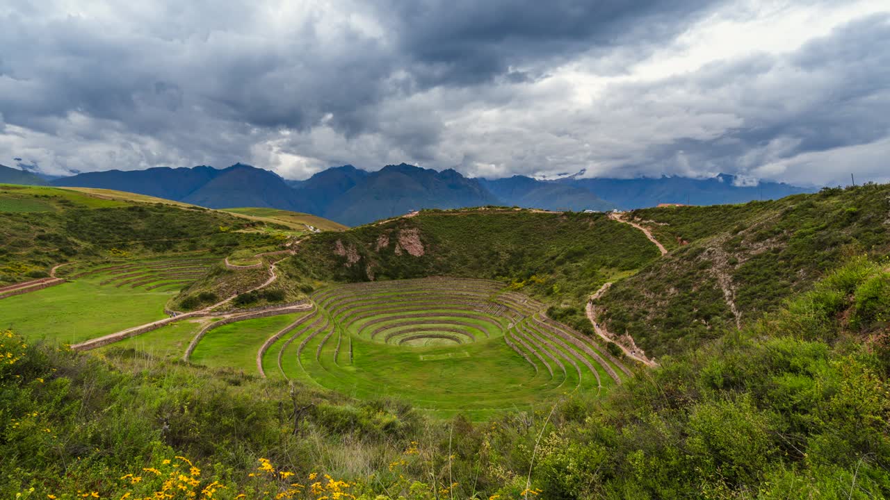 terrazas incas de morena en el valle sagrado de los incas, región de cusco, perú