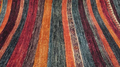 alfombra de rayas de colores