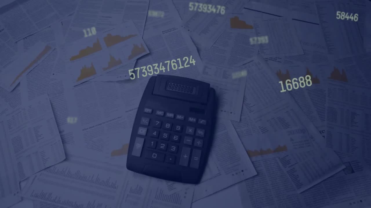 animación de procesamiento de números a través de calculadora y papeles