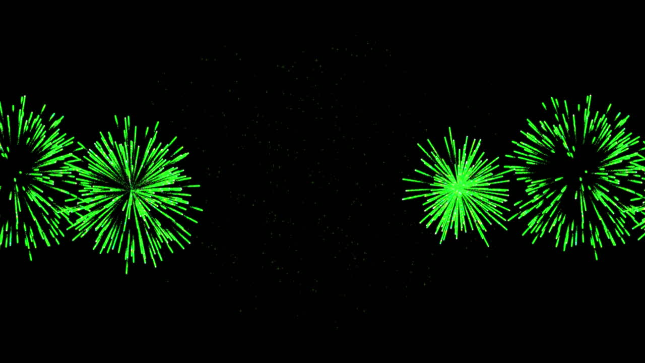 animación de navidad verde y fuegos artificiales de año nuevo explotando sobre un fondo negro
