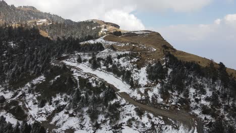 Dieser-Schneebedeckte-Berg-Liegt-Im-Himalaya