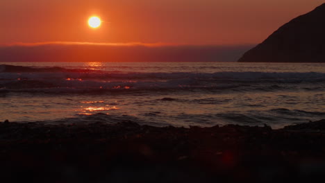 Sunset-at-the-beach-Ervik-zoom-in