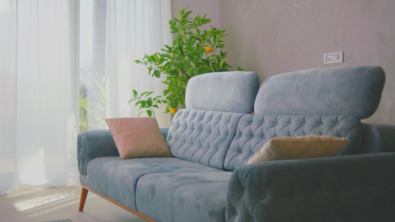 cámara grabando un sofá