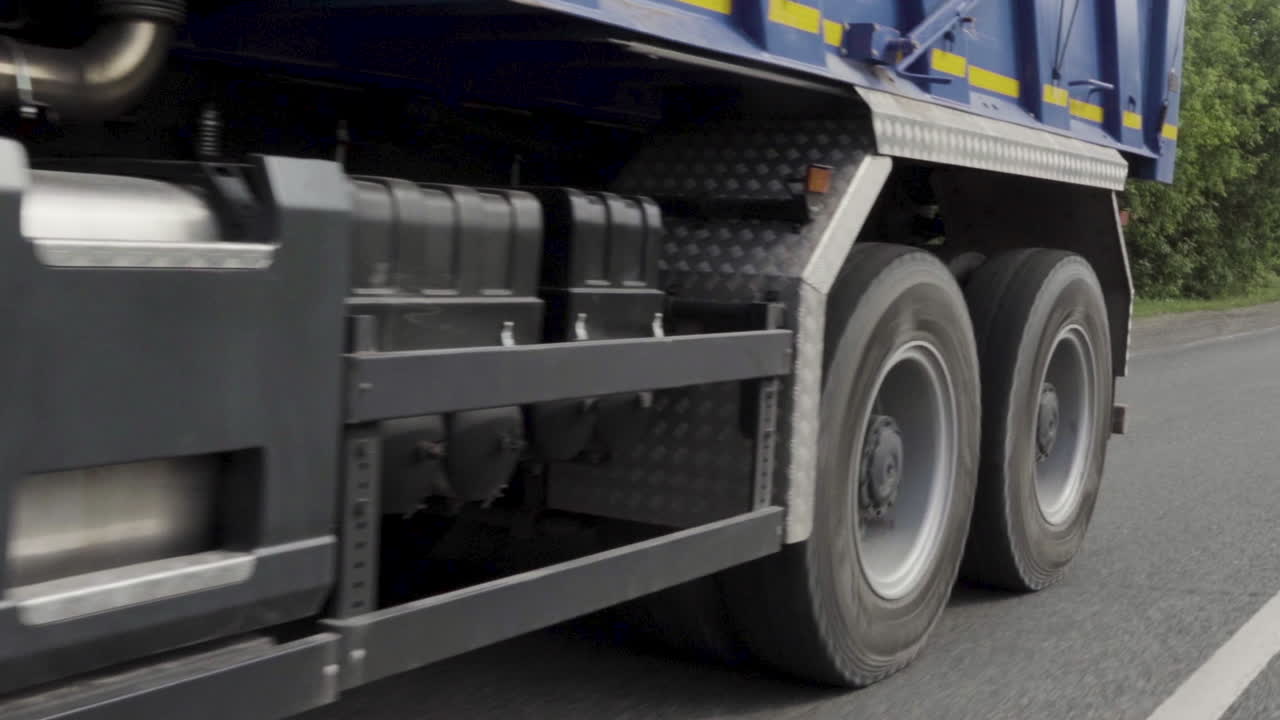 고속도로에서 트럭