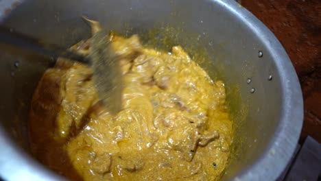 chicken qorma curry making in a commercial kitchen for a retaurant