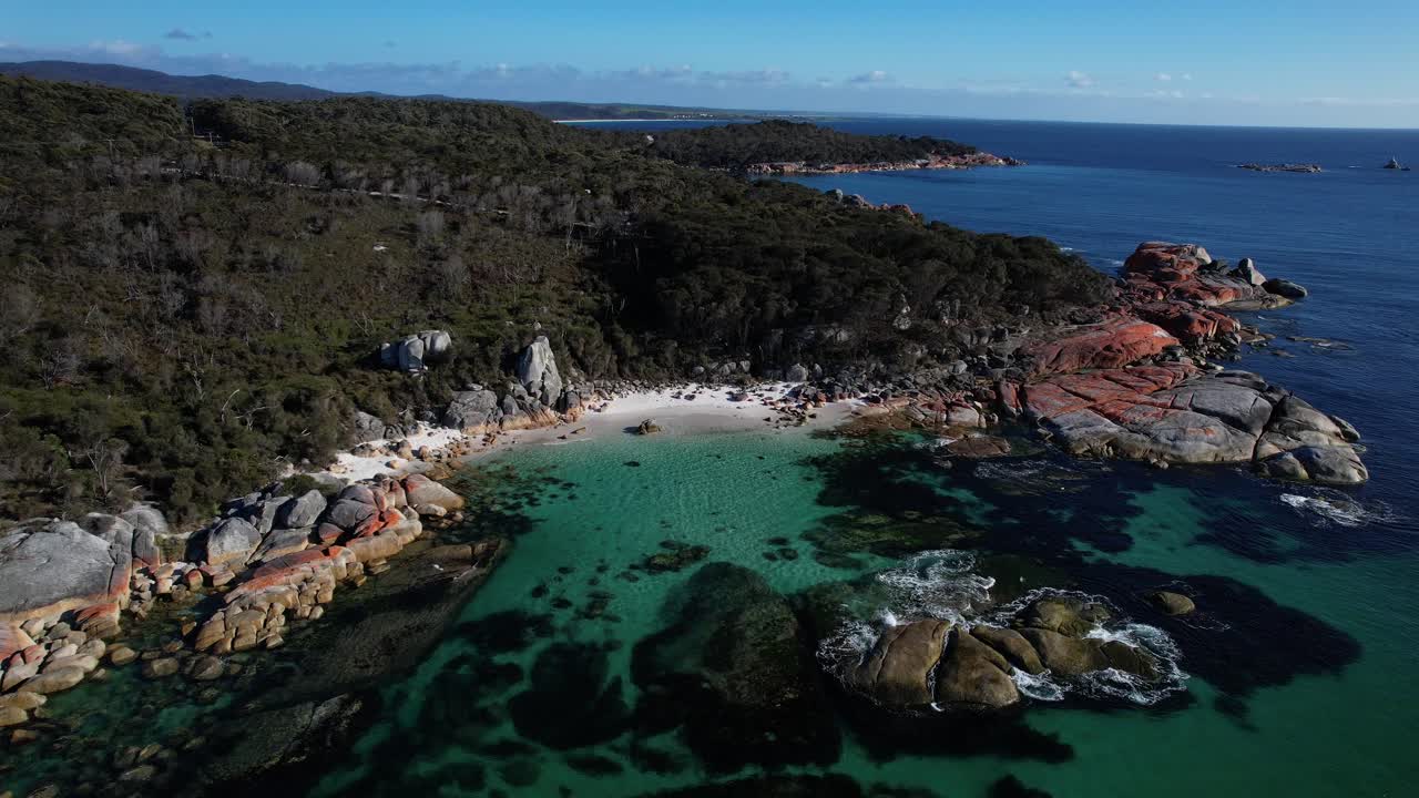 Cosy Corner North Beach, Binalong Bay, Tasmania, Australia - Ripresa aerea con drone
