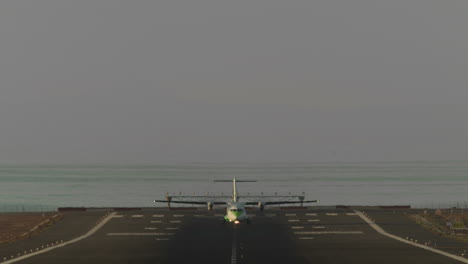 Avión despegando del aeropuerto