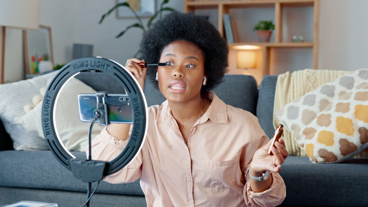 Afro beauty influencer, vlogger