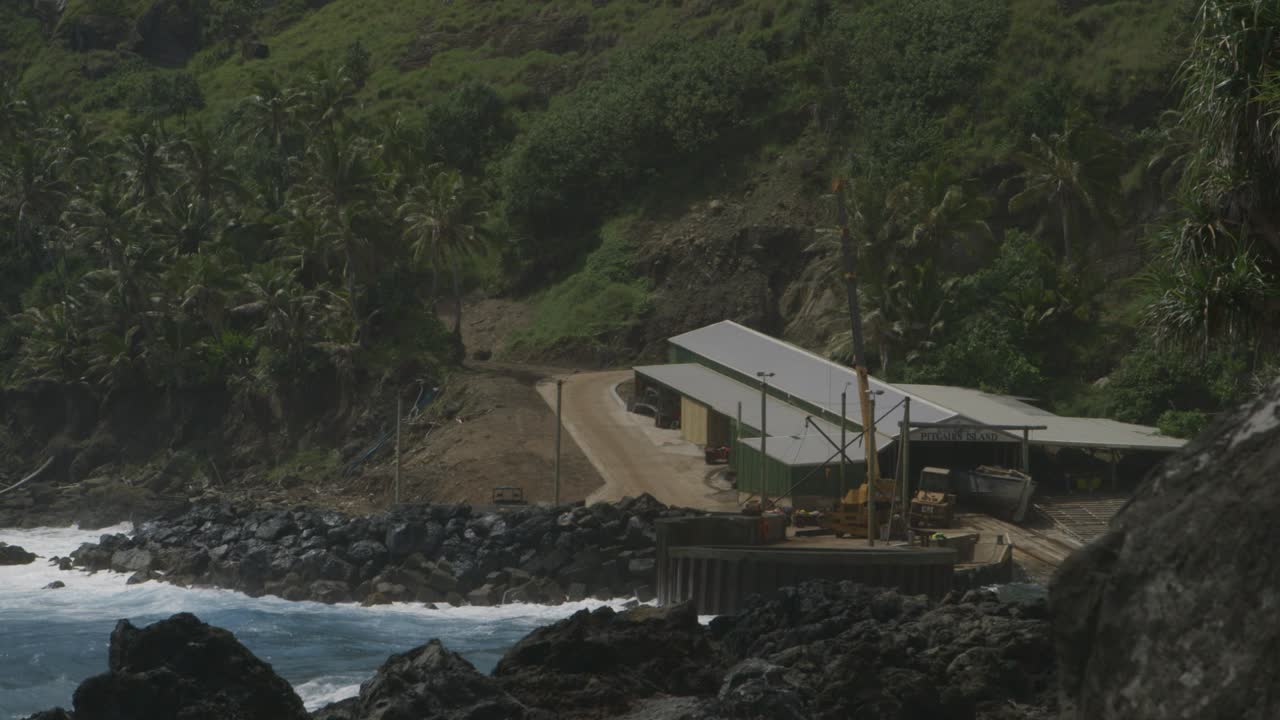 핏케언 섬 도크에서 보기