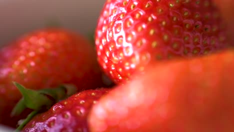 Makroschwenken-Von-Erdbeeren-In-Einer-Schüssel