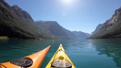 Tour-De-Aventura-En-Kayak-Doble-Leon-Nordfjord-Noruega-Gopro-View