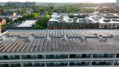 Rooftop-solar-panels-in-urban-American-city