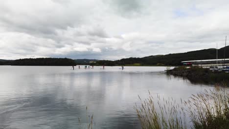 Paddleboard-Training-Auf-Einem-Schottischen-See
