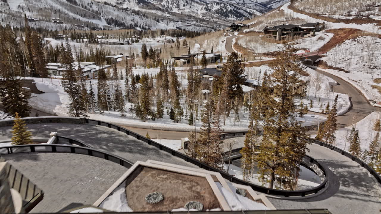 park city utah aerial v cinematic bajo sobrevuelo