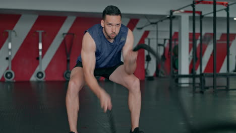 aptitud, energía y hombre con cuerda para el músculo