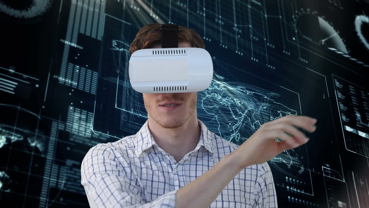 animación de un hombre de negocios caucásico con auriculares vr sobre el procesamiento de datos en fondo negro