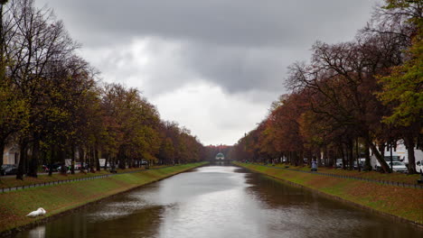 munich's park and river timelapse