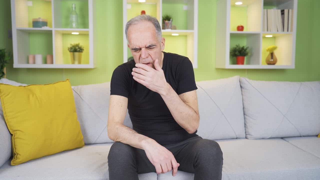 el viejo enfermo que tose.