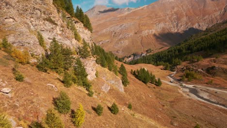 意大利皮埃蒙特省阿根廷山谷 (valle argentera) 位於意大利皮埃蒙特 (piemonte) 地區,