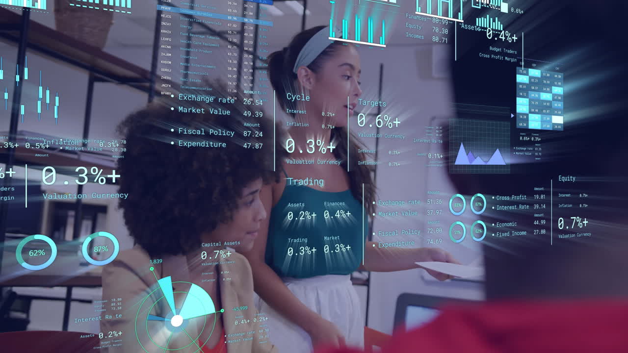 animación de diagramas y procesamiento de datos sobre diversas colegas femeninas que discuten el trabajo en la oficina