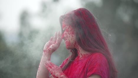 celebración del festival indio de holi en cámara lenta