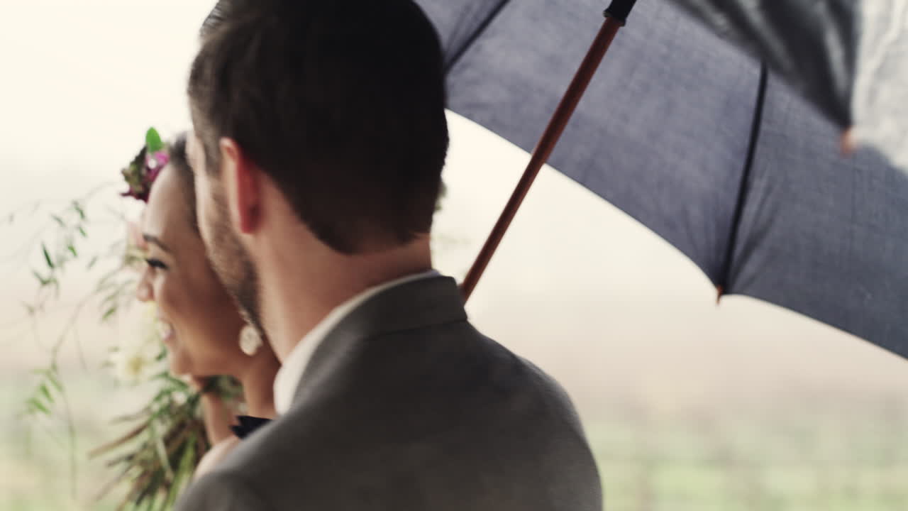 왜냐하면 신혼여행이 불러오기 때문입니다.