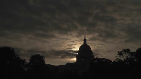 Un-Lapso-De-Tiempo-Del-Edificio-Del-Capitolio-En-Washington-Dc