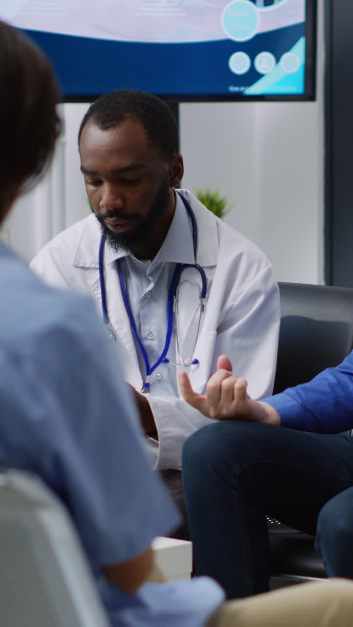 Vertical video: Specialist doing medical test