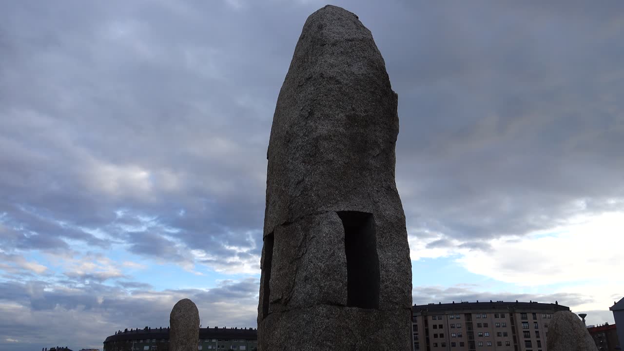 Parque de los Menhires en el Campo de la Rata. La Coruña, España. Fotografía en movimiento