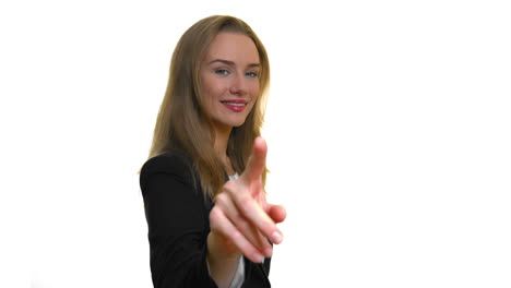 mujer de negocios apuntando a la cámara
