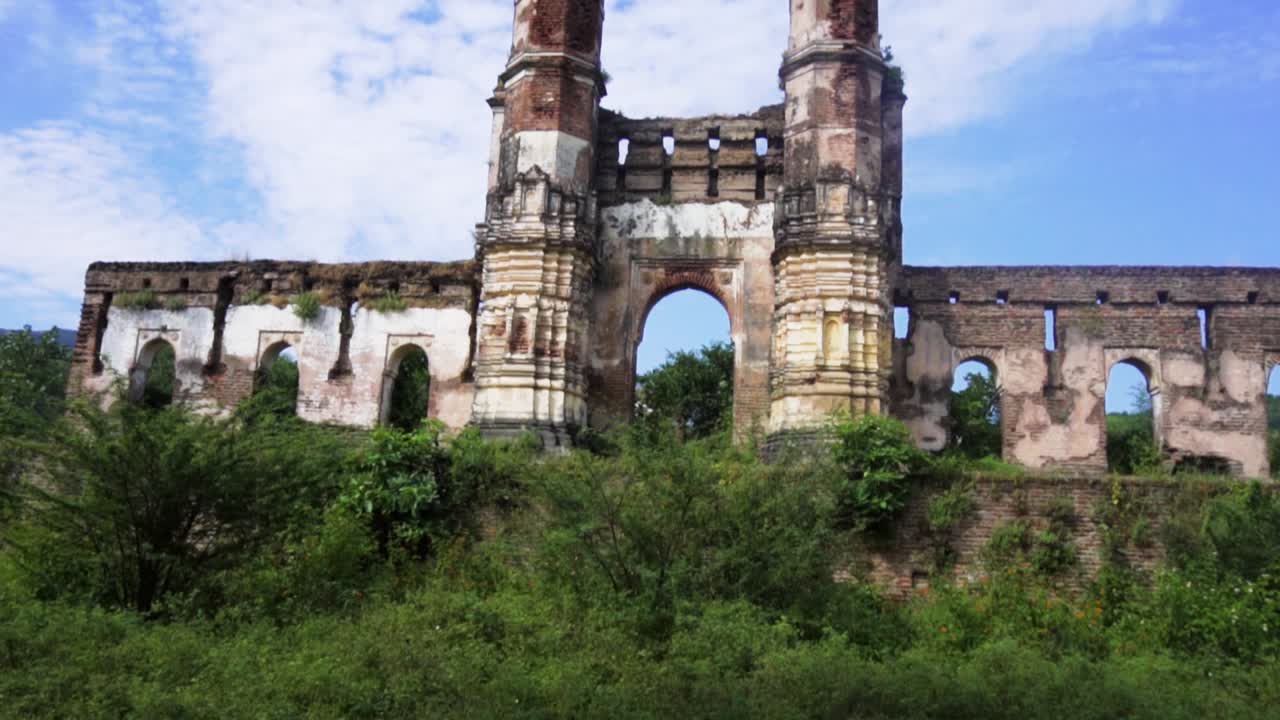 Storica Moschea Iteri di Champaner, conosciuta anche come Amir Manzil