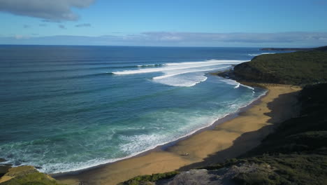 Australia-Cinemática-Torquay-Pan-Up-Escénico-Dron-Wsl-Escena-Del-Océano-Cinemática-Establecimiento-Disparar-Por-Taylor-Brant-Película