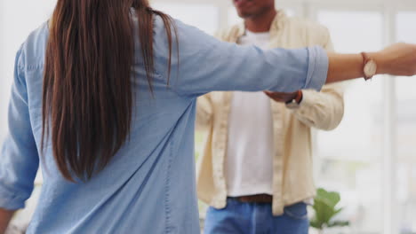 discusión, conflicto y pareja hablando