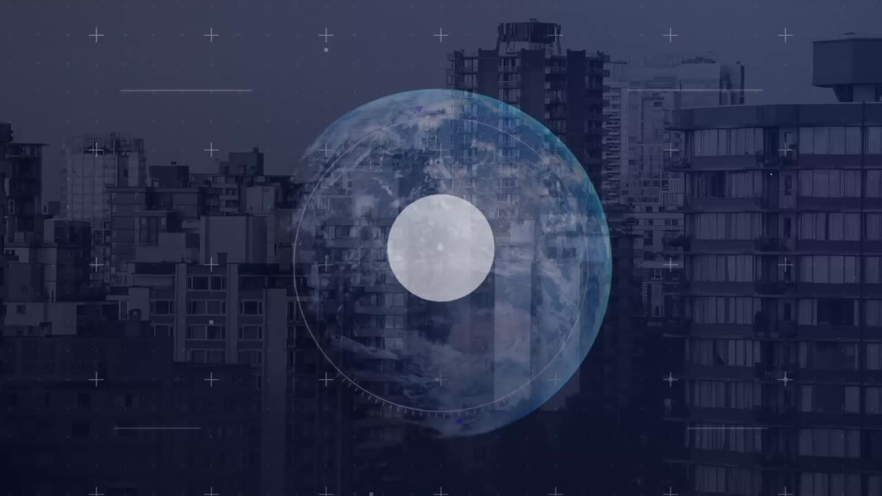 animación de iconos conectados en el mundo en círculo contra la ciudad moderna en el fondo