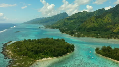 vista aérea de la laguna y el arrecife de moorea, polinesia francesa